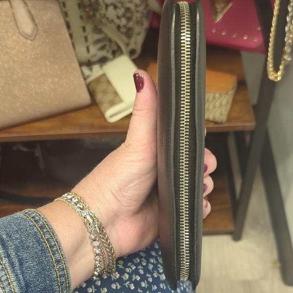 Saint Laurent Textured Black Wallet - Picture 3 of 16